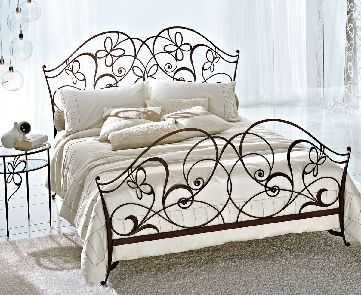Ciacci Papillon Bed in Silver leaf uber cool designer